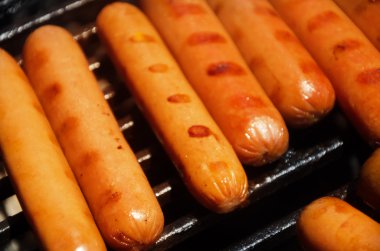 Yaz sosisi 's Barbekü