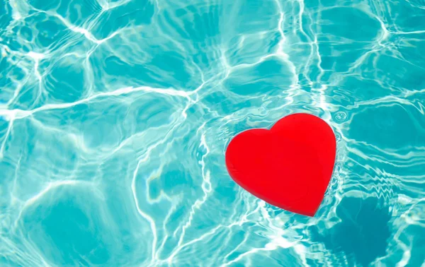 Heart shape in a pool — Stock Photo, Image