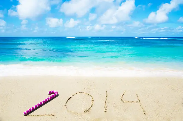 Antal 2014 på sand - holiday koncept — Stockfoto