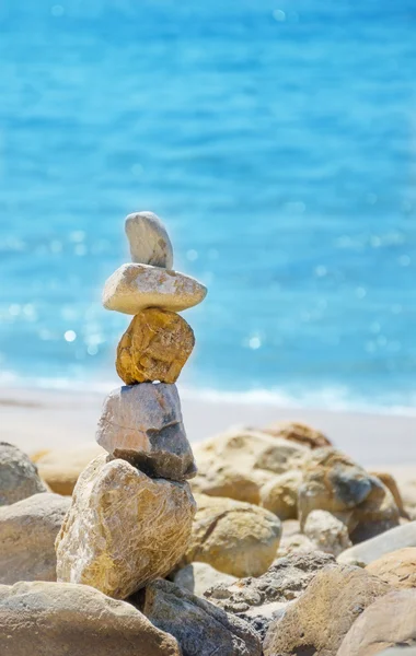 Rocas equilibradas —  Fotos de Stock