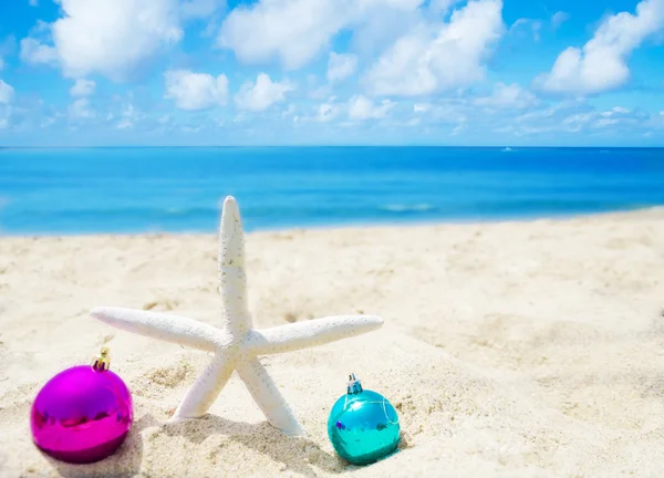 Starfish with Christmas balls - holiday concept — Stock Photo, Image
