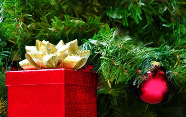 Gift box and Christmas ball - holiday's concept — Stock Photo, Image