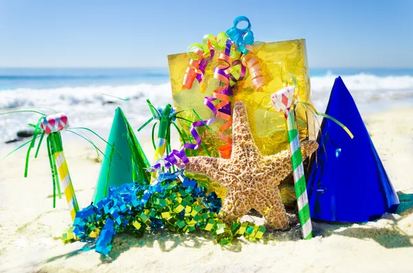 Geburtstagsdekoration am Strand — Stockfoto