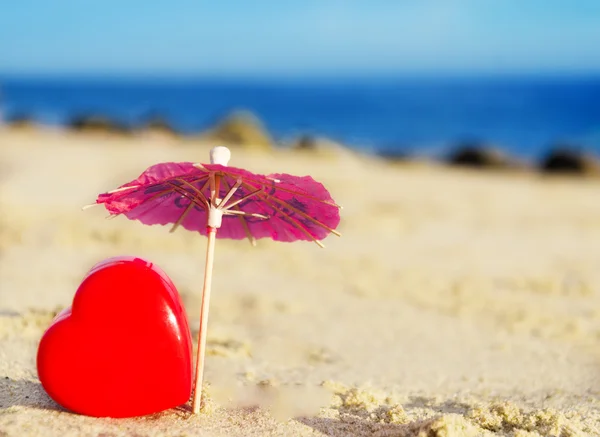 Forma del corazón por el océano — Foto de Stock