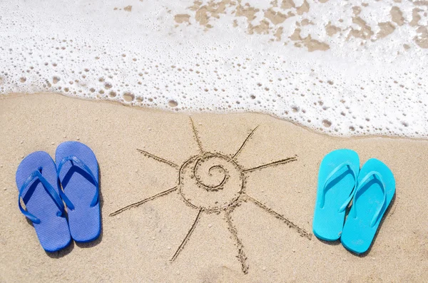 Fondo de verano con chanclas —  Fotos de Stock