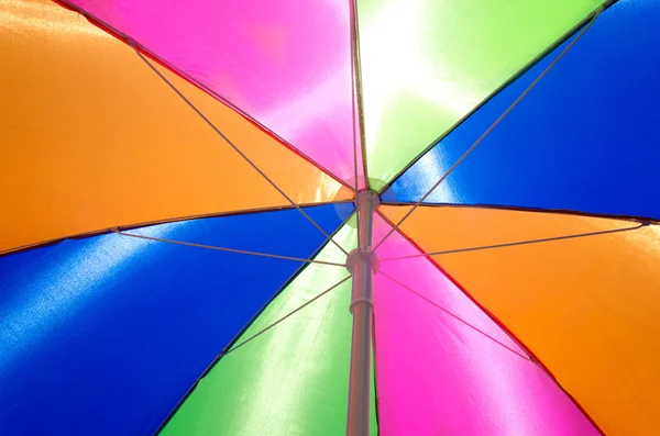 ビーチの傘の背景 — ストック写真