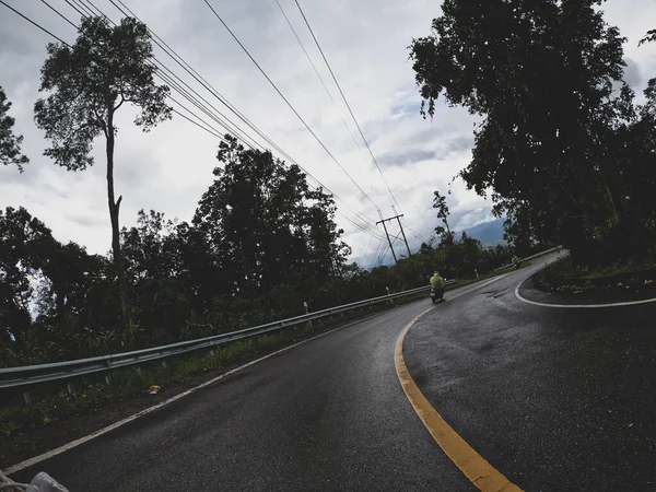 View While Riding Motorcycle Mountain Road Rainforest Rainy Season Biker — Stock Photo, Image