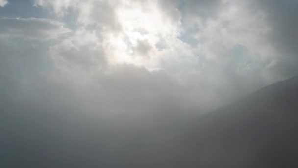 Time Lapse Van Berg Natuur Met Mistige Wolken Snelle Beweging — Stockvideo