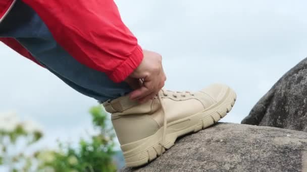 Close Female Hands Tying Shoelaces Boot Mountain Forest Hiker Getting — Stock Video