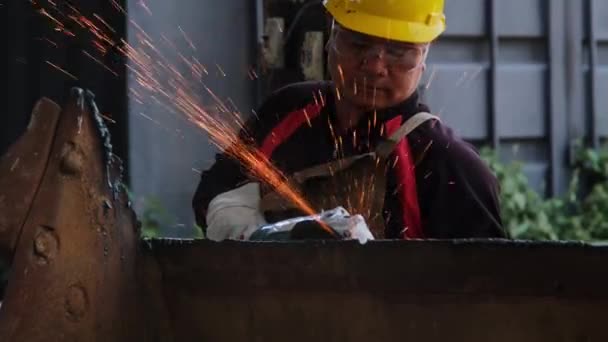 Man Work Home Workshop Angle Grinder Goggles Construction Gloves Sanding — Stockvideo