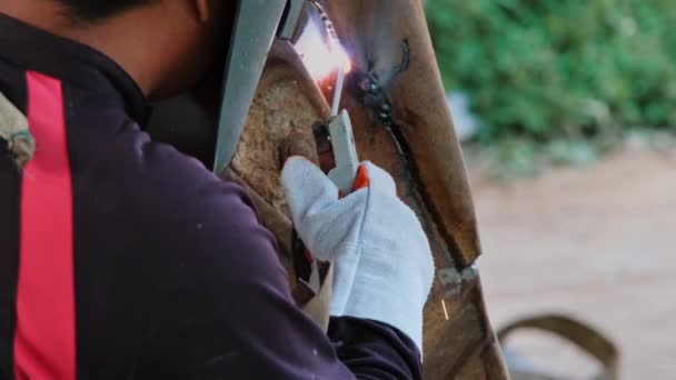 Skilled Metalworkers Wearing Welding Masks Gloves Work Home Workshop Arc — Wideo stockowe