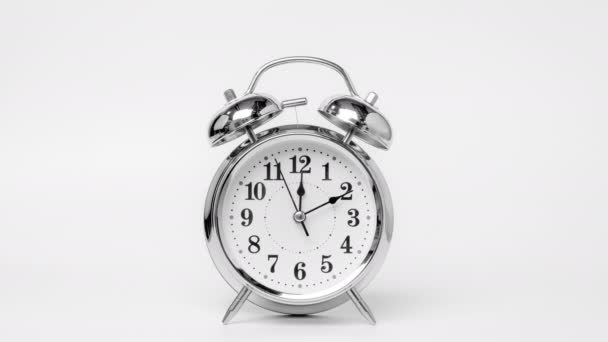 Time Lapse Retro Alarm Clock Running Isolated White Background Twelve — Vídeo de Stock