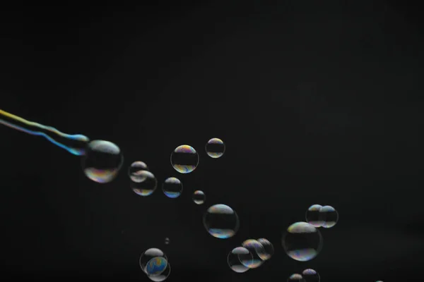 Flying Soap Bubbles Black Background Abstract Soap Bubbles Colorful Reflections — Stockfoto