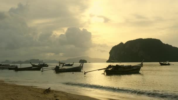 Many Fishing Boats Sea Sunrise Sky Background Asia Pier Villagers — Stockvideo