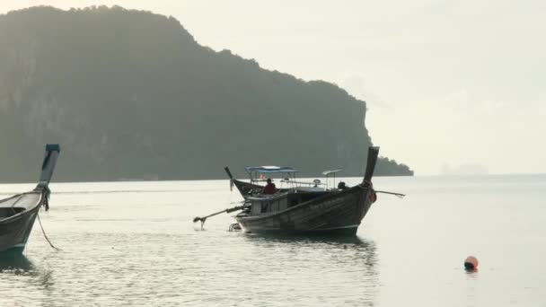 Fisherman Prepares His Fishing Boat Fishing Morning Lifestyle Asian Fishermen — 비디오