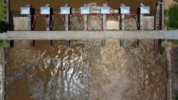 Aerial View Water Released Drainage Channel Concrete Dam Way Overflowing — 비디오