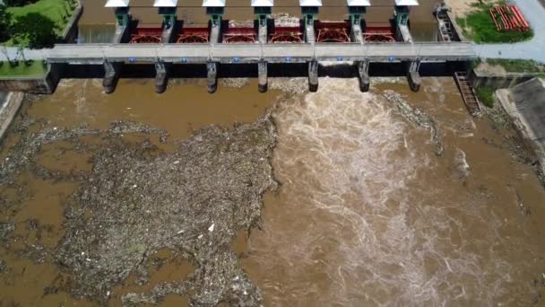 Aerial View Water Released Drainage Channel Concrete Dam Way Overflowing — 비디오