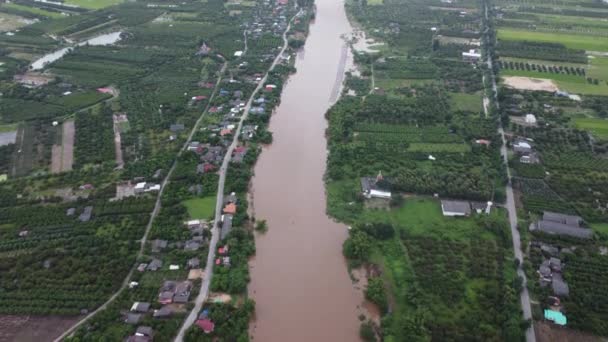 Vue Aérienne Rivière Coulant Après Fortes Pluies Inondation Des Champs — Video