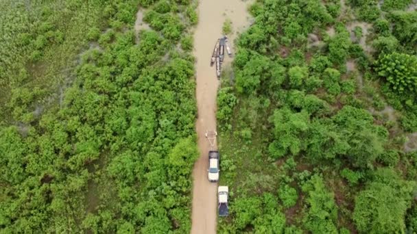 Letecký Pohled Dlouhé Plachetnice Zelené Louce Ovlivněn Povodněmi Období Dešťů — Stock video