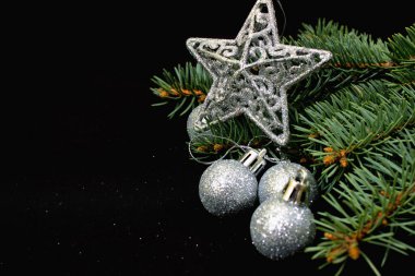 El yapımı mücevherler. Mutlu yıllar ve mutlu Noeller.