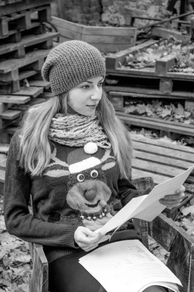 Joven Estudiante Hermosa Foto Blanco Negro —  Fotos de Stock