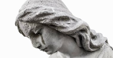 Yorgun, yaralı, yalnız melek. Ölüm ve keder