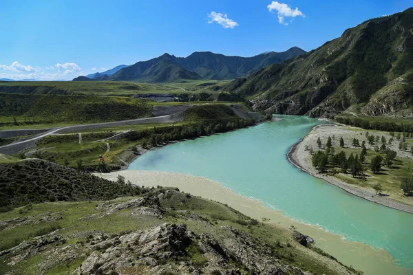 İki nehrin kesişmesi - Chuya ve Katun, Altai Cumhuriyeti, Rusya