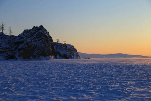 Západ Slunce Bajkalském Jezeře Ostrově Olkhon Zimě — Stock fotografie