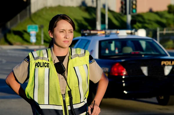 Kobieta oficer policji — Zdjęcie stockowe