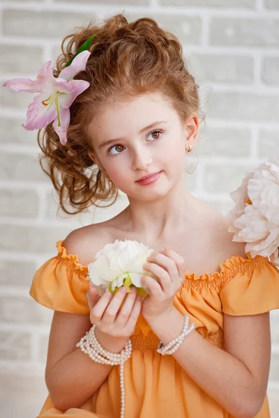 Portrait of a beautiful little girl — Stock Photo, Image