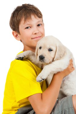 Çocuk bir köpek yavrusu