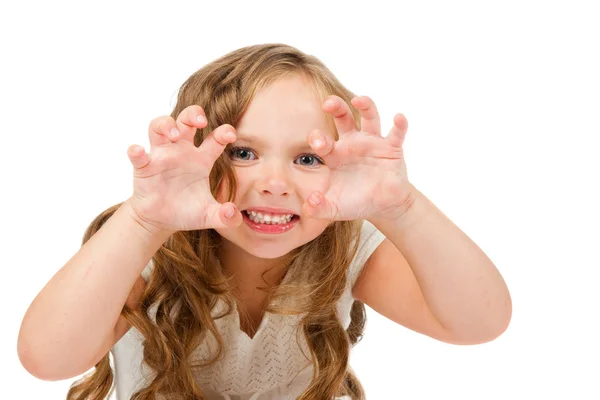 小さな女の子が虎で遊んで — ストック写真