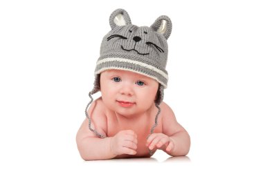 bir kap içinde bebek