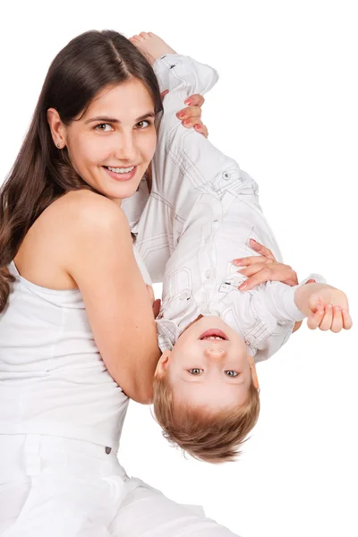 Moeder en baby spelen samen — Stockfoto