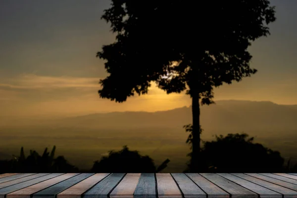 Wooden Table Blur Beauty Sunset Sky Mountains Background — Stock Photo, Image