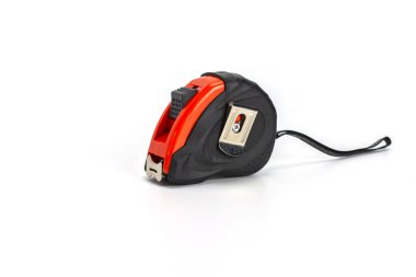 Beyaz arka plan üzerinde izole kırmızı şerit metre