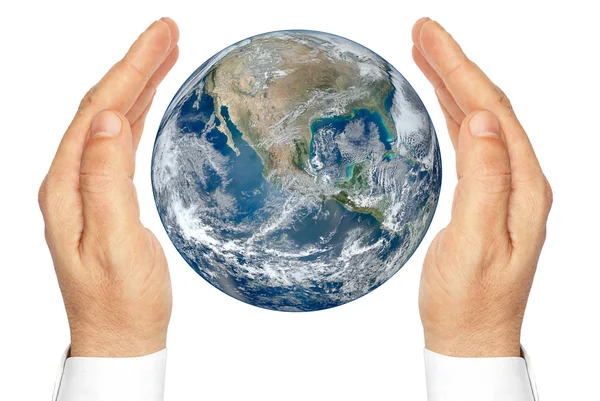Mani che tengono isolato il pianeta Terra su uno sfondo bianco. "Elementi di questa immagine forniti dalla NASA ". — Foto Stock