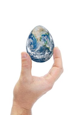 planet earth insan elini tutan yumurta şeklinde