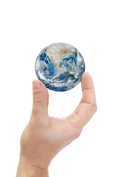 Mão segurando planeta Terra isolado no fundo branco — Fotografia de Stock