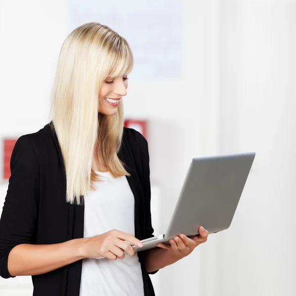 Happy businesswoman — Stock Photo, Image