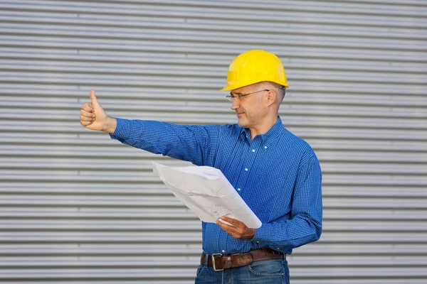 Arkitekten kollade platsen — Stockfoto