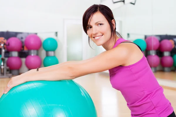 Donna in forma sorridente — Foto Stock