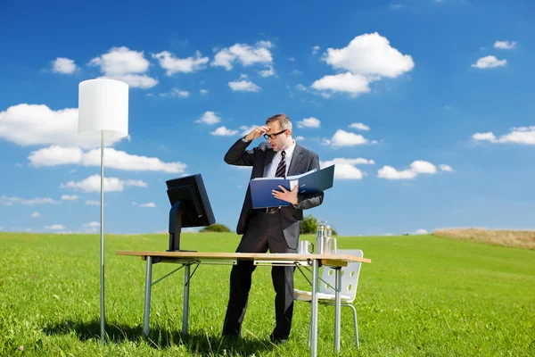 Geschäftsmann mit Problem — Stockfoto