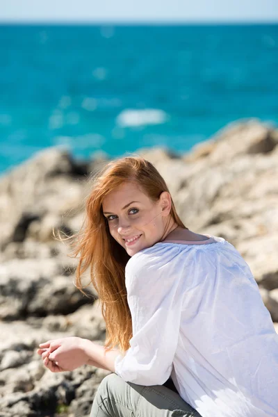 Beautiful woman at the seaside — Stock Photo, Image