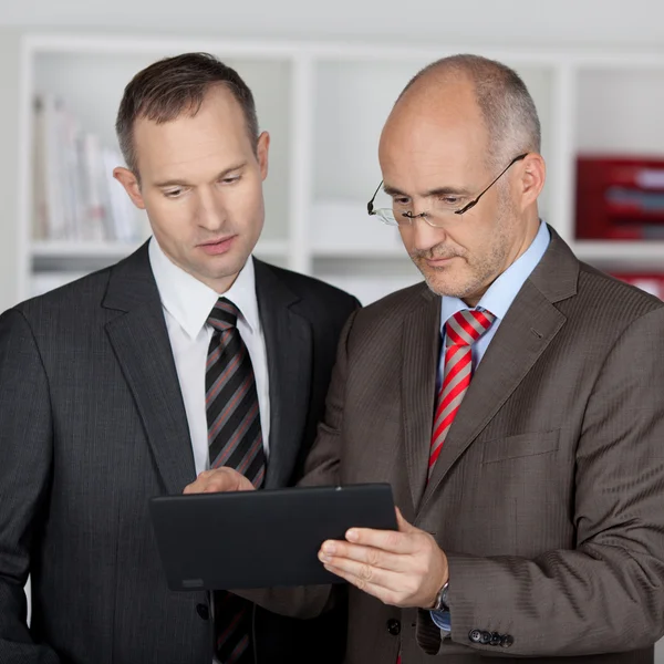 Arbeitende Geschäftsleute — Stockfoto