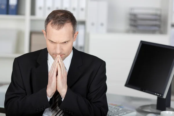 Besorgter Geschäftsmann — Stockfoto