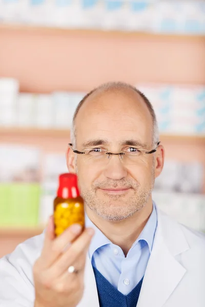 Uśmiechnięty mężczyzna farmaceuty — Zdjęcie stockowe