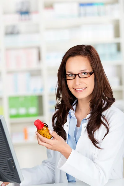 Farmacista femminile — Foto Stock