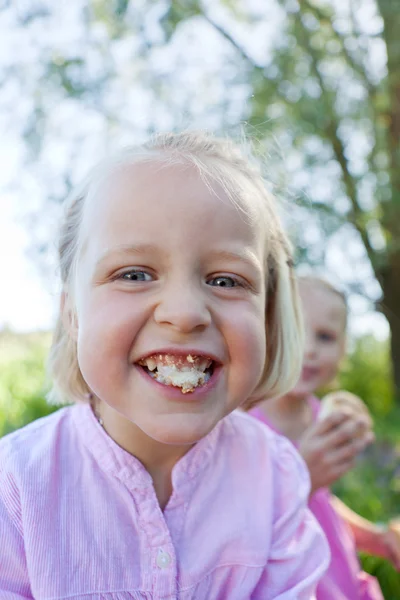 Chica sonriente — Foto de Stock