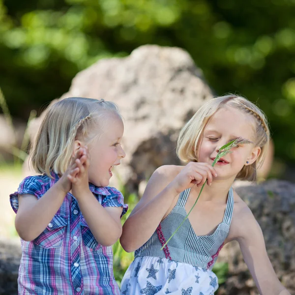 Two little girls — Stock Photo, Image